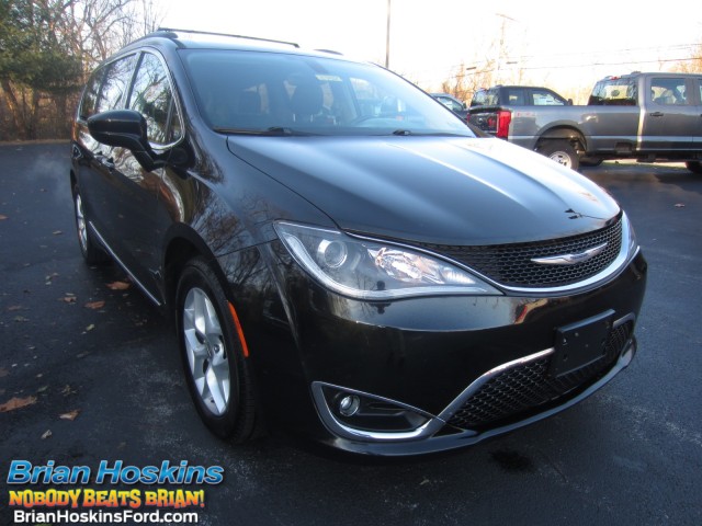 used 2017 Chrysler Pacifica car, priced at $14,495