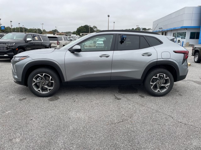 new 2025 Chevrolet Trax car, priced at $25,260