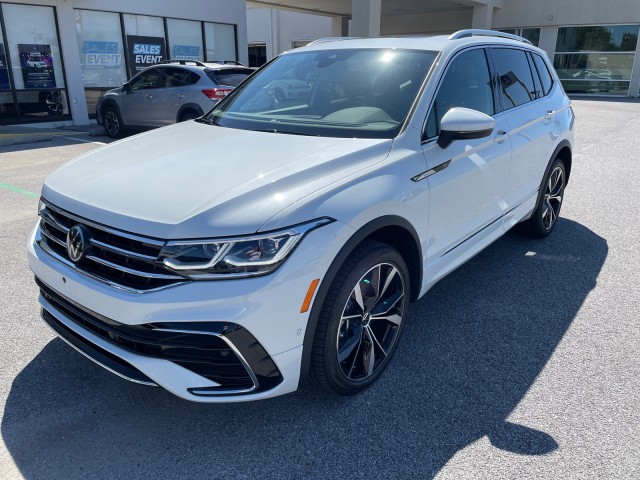 new 2024 Volkswagen Tiguan car, priced at $39,899