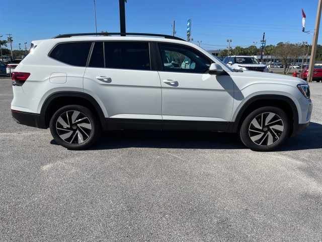 new 2025 Volkswagen Atlas car, priced at $44,199