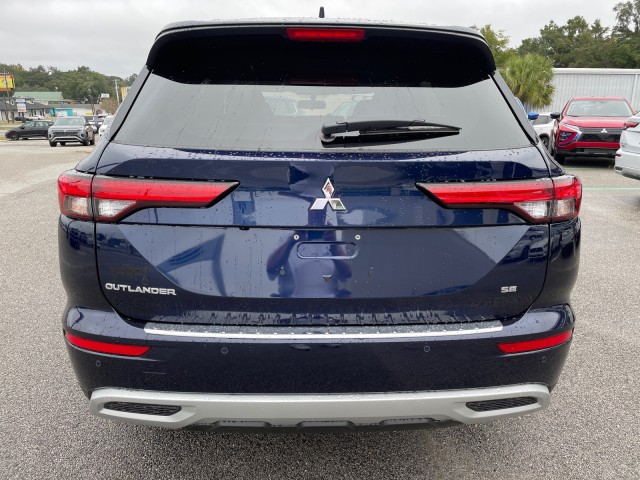 new 2024 Mitsubishi Outlander car, priced at $33,990