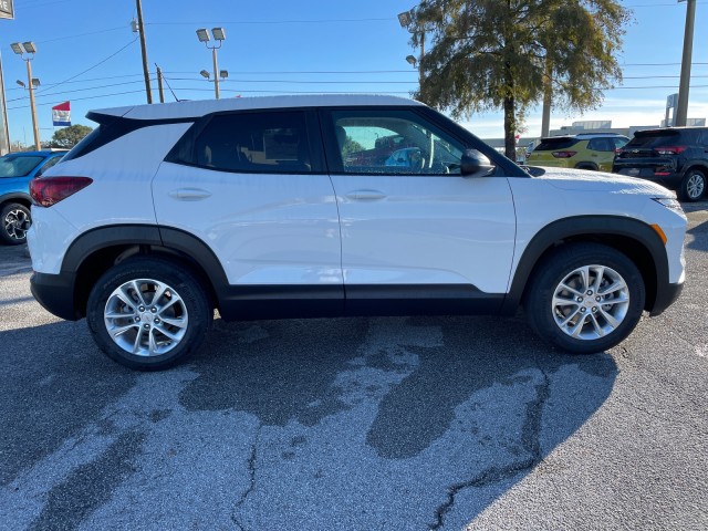 new 2025 Chevrolet TrailBlazer car, priced at $25,680