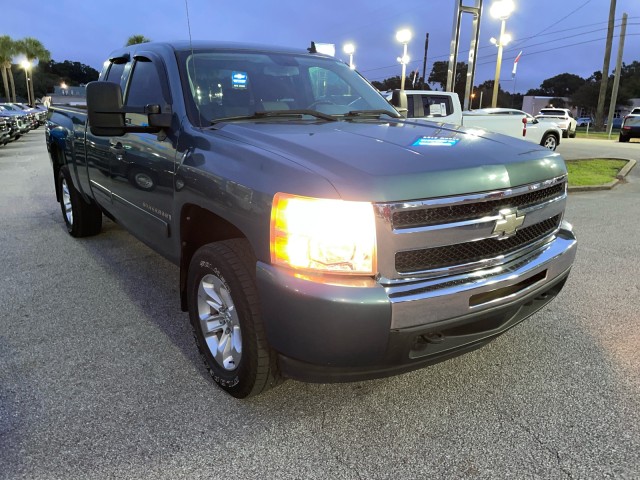 used 2009 Chevrolet Silverado 1500 car, priced at $9,995