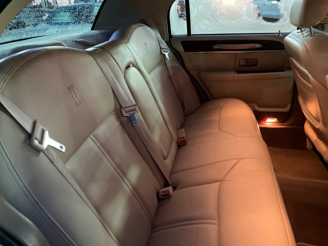 used 2003 Lincoln Town Car car, priced at $6,995