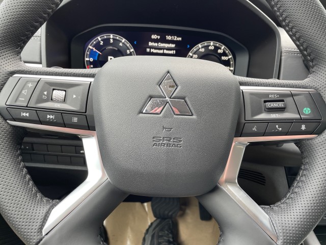 new 2024 Mitsubishi Outlander car, priced at $37,280