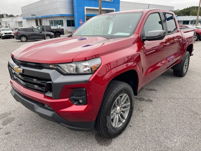 new 2024 Chevrolet Colorado car, priced at $37,800