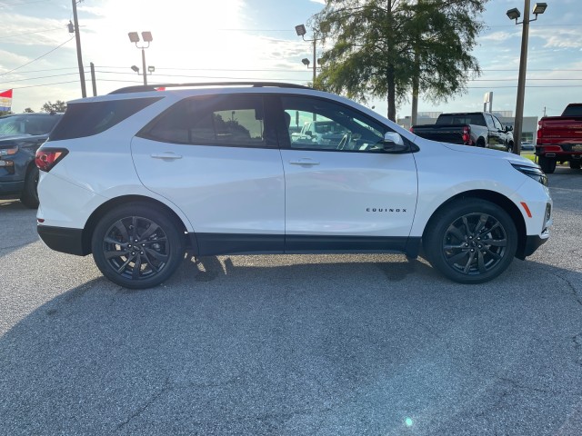 new 2024 Chevrolet Equinox car, priced at $37,615