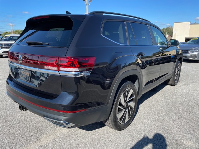 new 2024 Volkswagen Atlas car, priced at $40,399